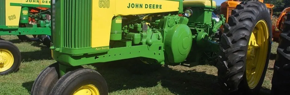 Tractor 13545 640
