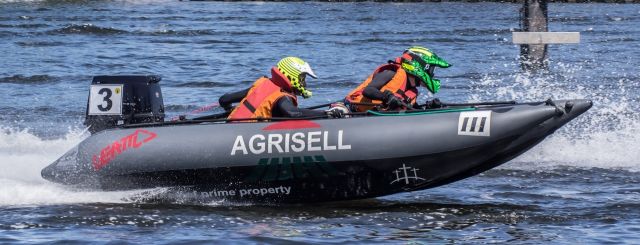 Racing boat 4309868 1280
