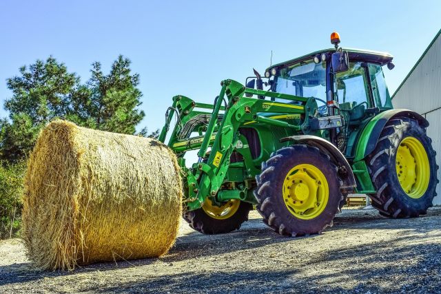 Tractor 2952499 1920 pixabay