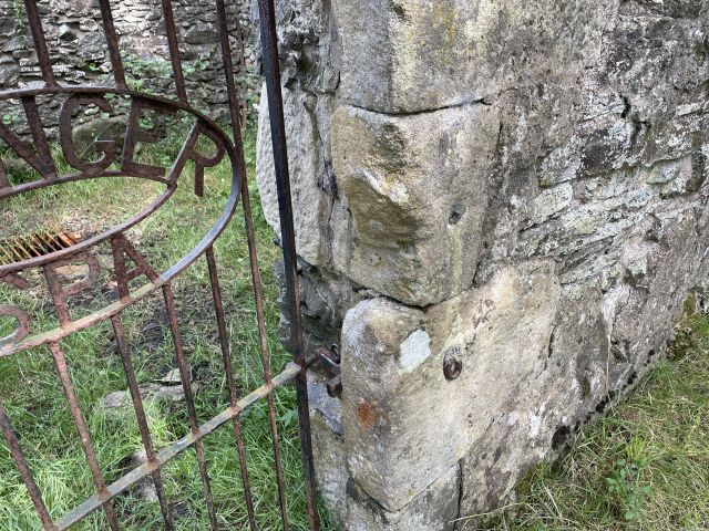Metal Gate Stone Wall_Geneve Brand
